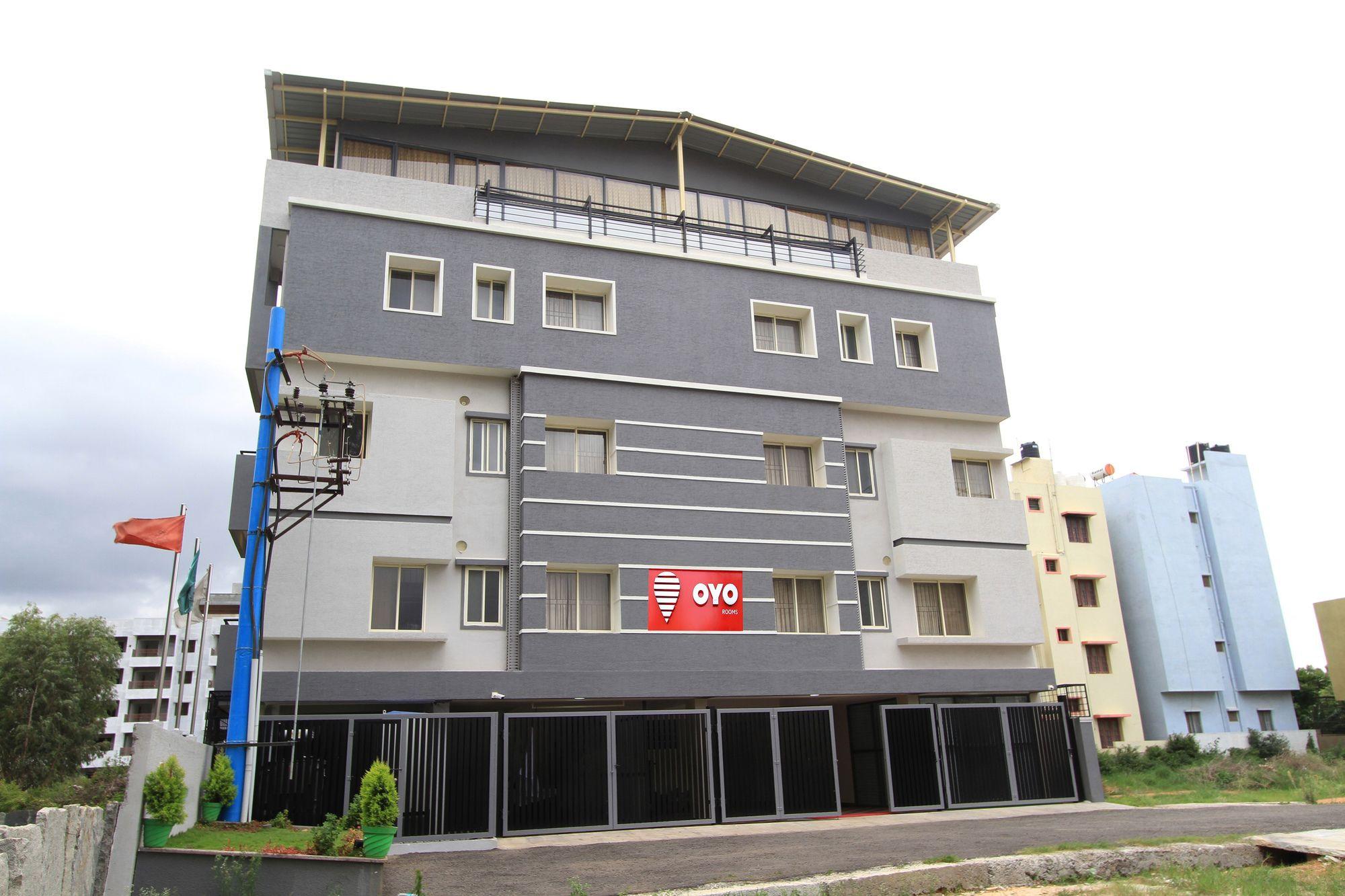 Hotel Oyo 4797 Lulu Hospitality Yelahanka Esterno foto