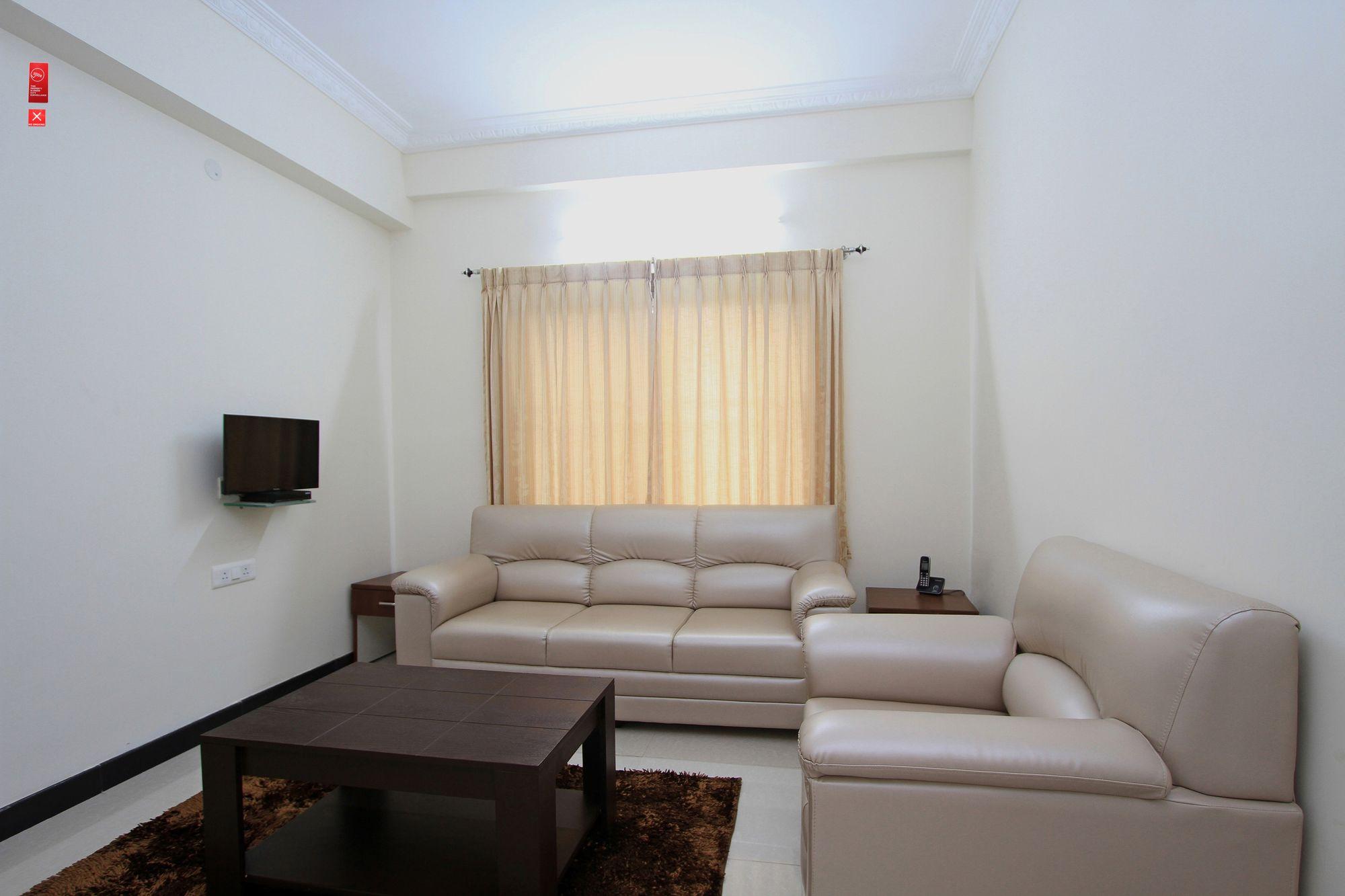 Hotel Oyo 4797 Lulu Hospitality Yelahanka Esterno foto