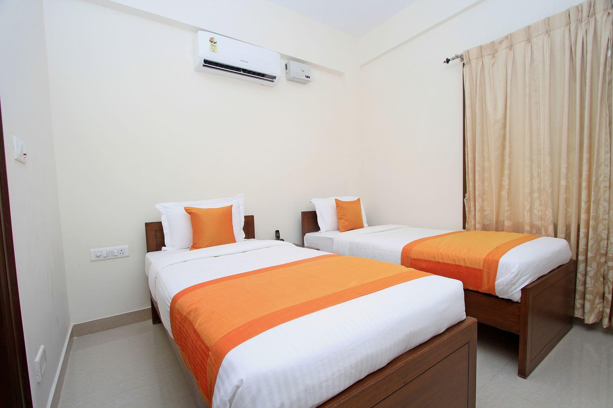 Hotel Oyo 4797 Lulu Hospitality Yelahanka Esterno foto