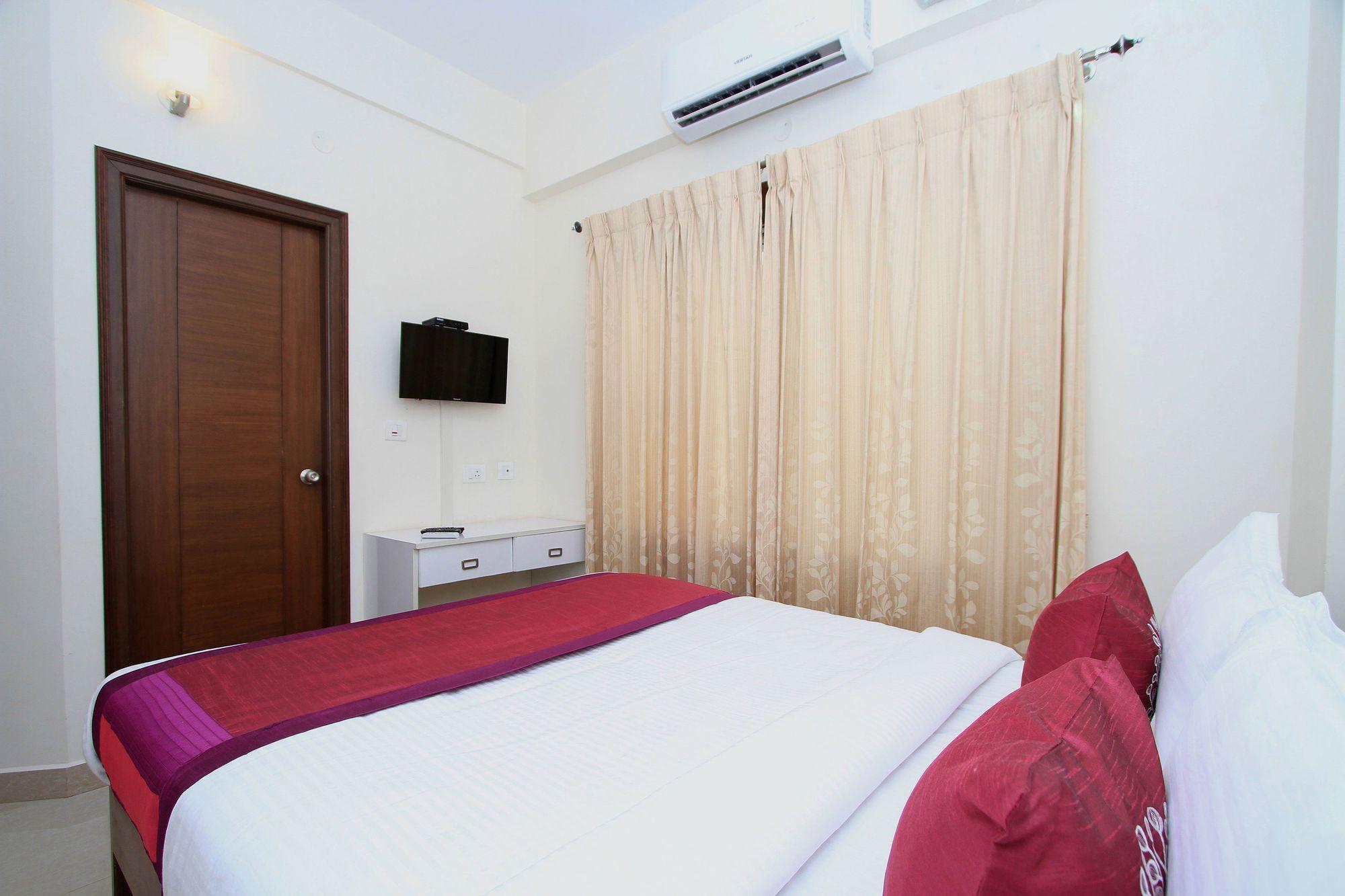 Hotel Oyo 4797 Lulu Hospitality Yelahanka Esterno foto
