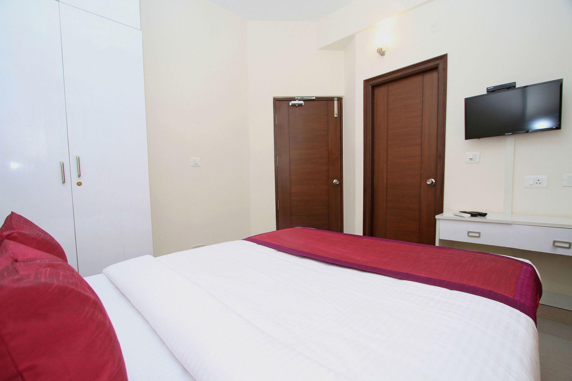Hotel Oyo 4797 Lulu Hospitality Yelahanka Esterno foto