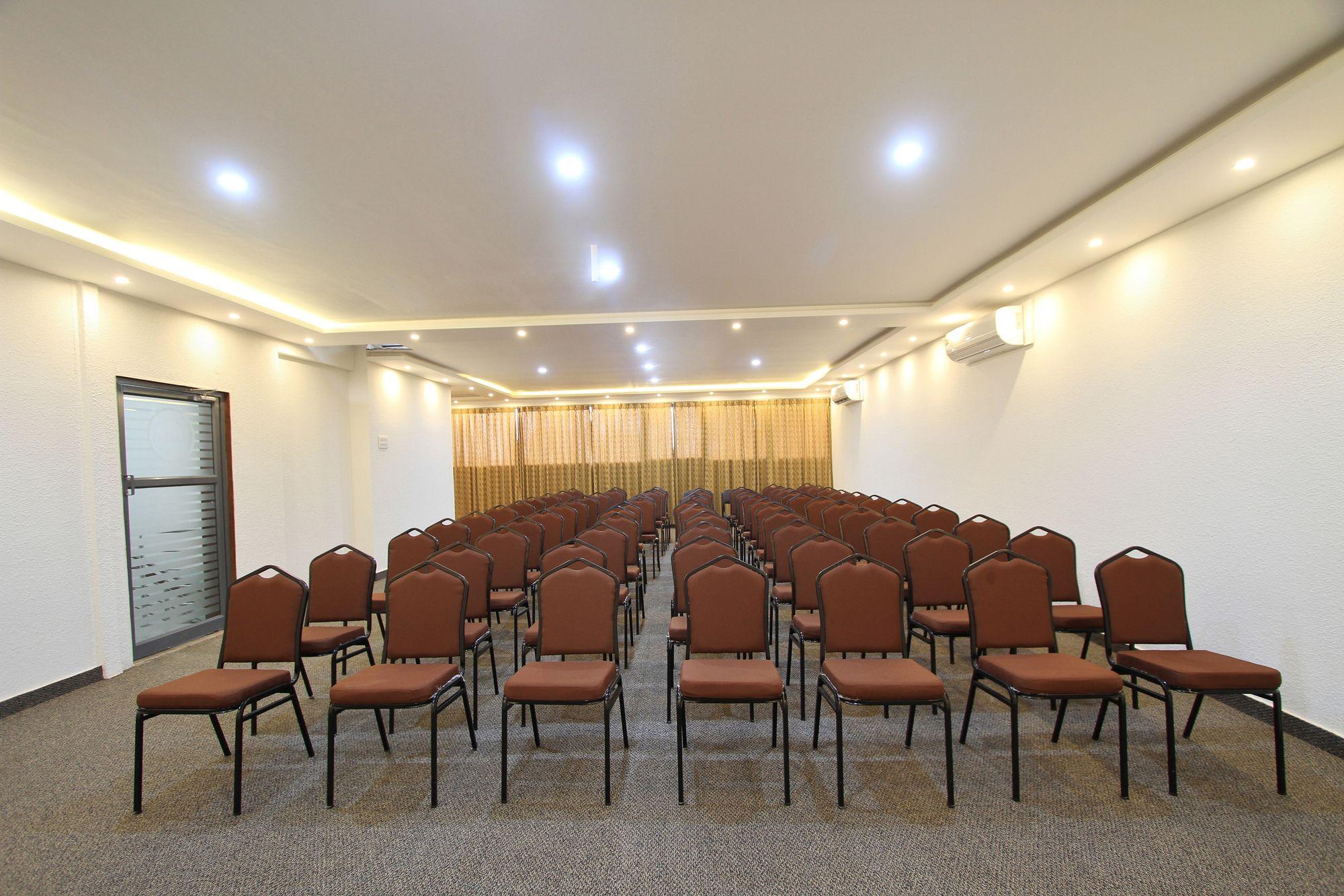 Hotel Oyo 4797 Lulu Hospitality Yelahanka Esterno foto