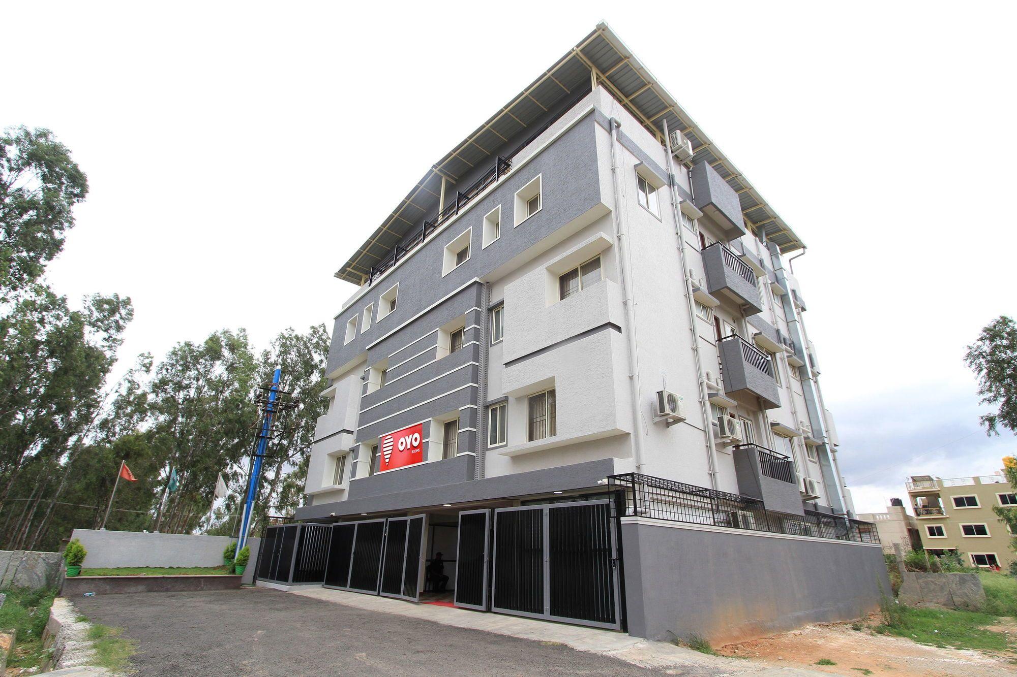 Hotel Oyo 4797 Lulu Hospitality Yelahanka Esterno foto