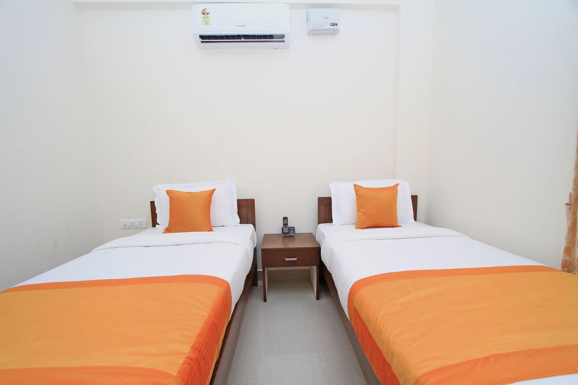 Hotel Oyo 4797 Lulu Hospitality Yelahanka Esterno foto