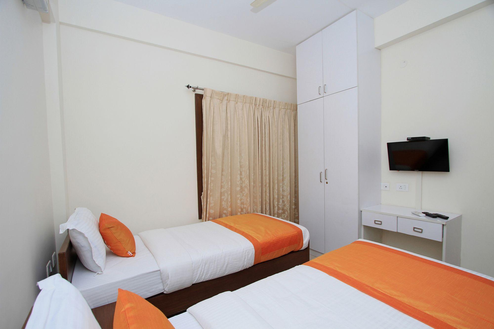 Hotel Oyo 4797 Lulu Hospitality Yelahanka Esterno foto